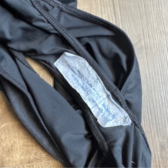 NWT Good American Bali One Piece Swimsuit in Black - Size 5 / 2XL - Picture 15 of 15